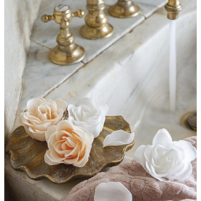 Scatola 12 rose con petali di sapone